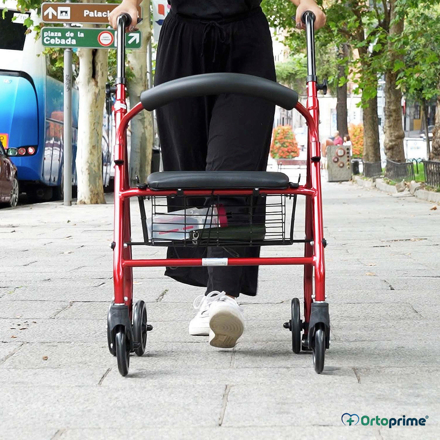 andador-plegable-rollator-cuatro-ruedas-con-freno-ortoprime